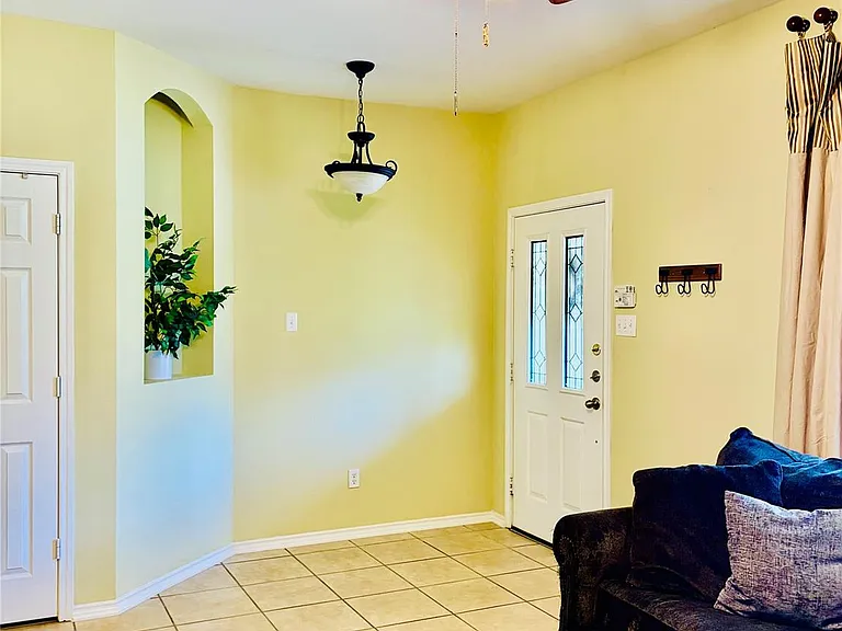 18720 Royal Pointe Dr — Photo 33