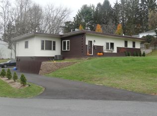 398 Dwyer Ln, Lewisburg, WV 24901