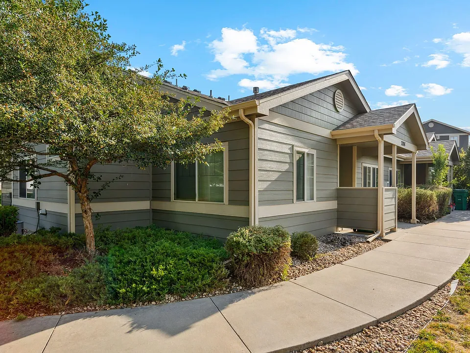 Arbor Garden Townhomes