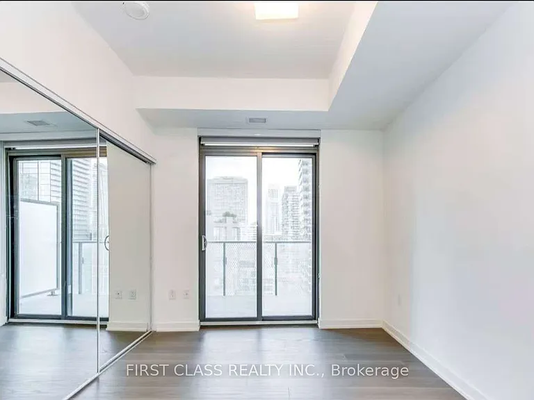 11 Wellesley St W #2208 — Photo 3