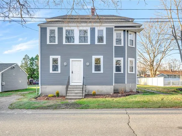 17 Stanley Ave, Barrington, RI 02806