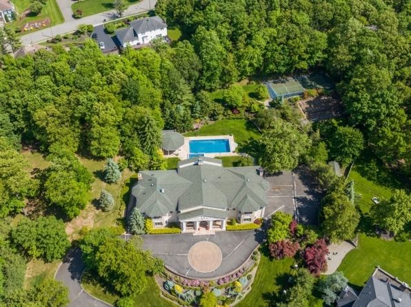 65 Avon Dr, Essex Fells Twp., NJ 07021
