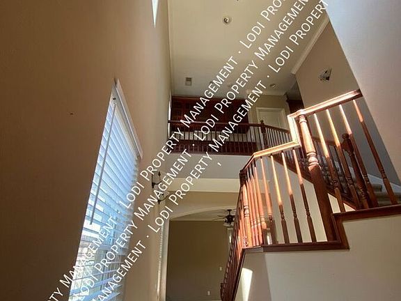 4th image of 1451 Lakeshore Dr