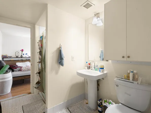 700 Grove Street image 13 of 18