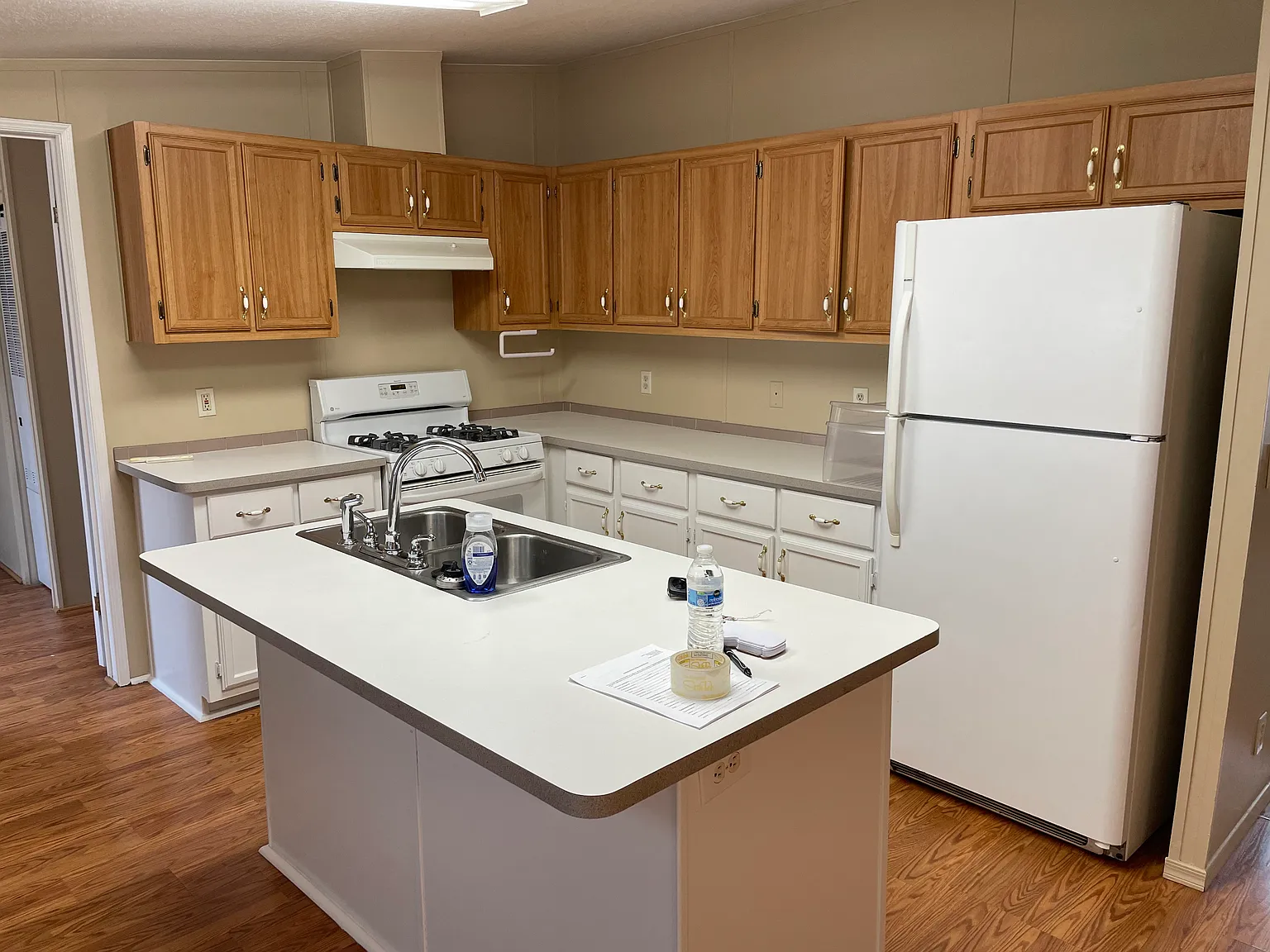 4 bed, 1728 sqft, $2,500 — Photo 2