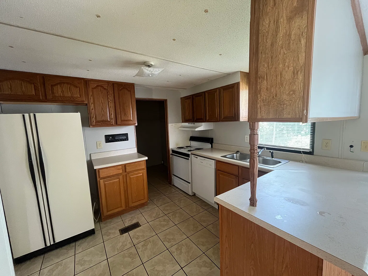 3 bed, 1152 sqft, $1,100 — Photo 4