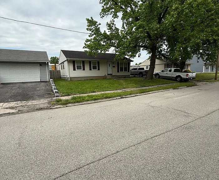 303 Wilson Park Ln — Photo 2