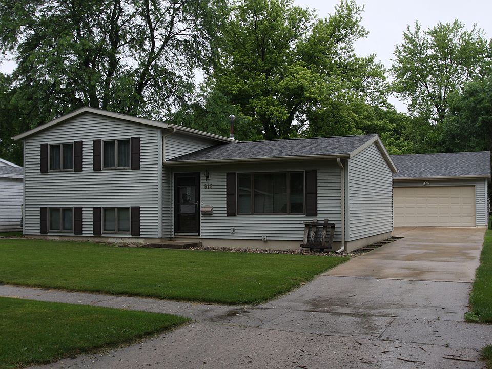 1st image of 915 E 12th St