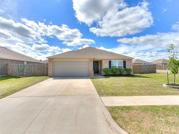 3rd image of 301 Blue Dr