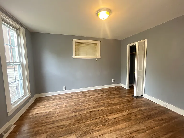 147 Winchester Ave — Photo 6
