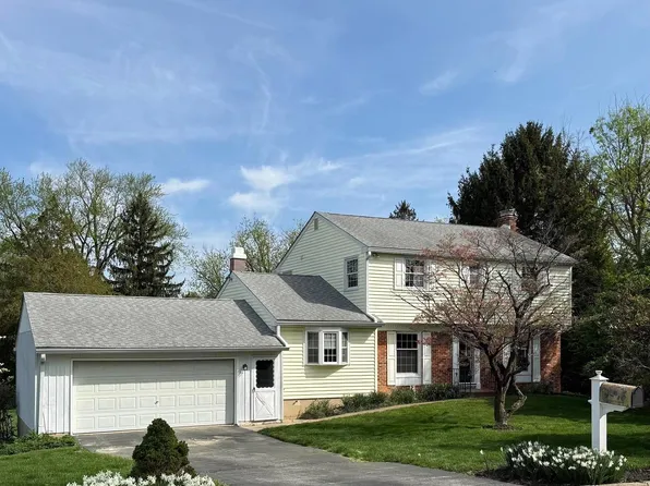 22 Birch Rd, Malvern, PA 19355