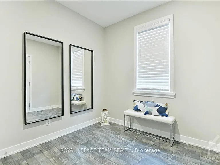 54 Reynard Cres — Photo 12