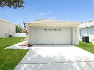 1404 Marsh Wood Dr, Seffner, FL 33584