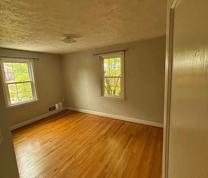 906 Fairmount Ave — Photo 8