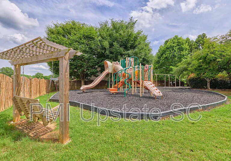 218 Marefair Ln — Photo 35