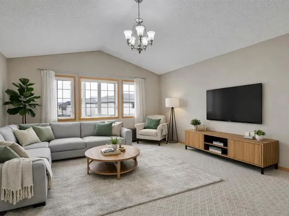 75 N Taralea Cres NE, Calgary, AB T3J 5A8