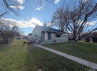 835 Garfield St, Lander, WY 82520