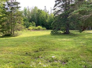 924 Point Rd, Hancock, ME 04640