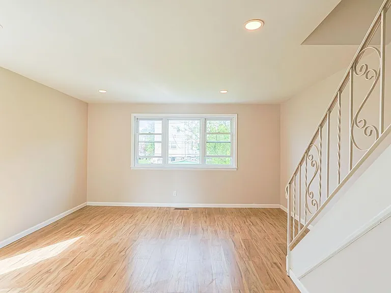 1826 Tomlinson Rd — Photo 5