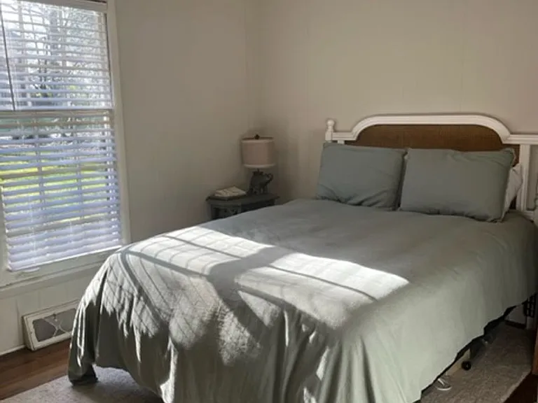 2600 Selwyn Ave — Photo 10