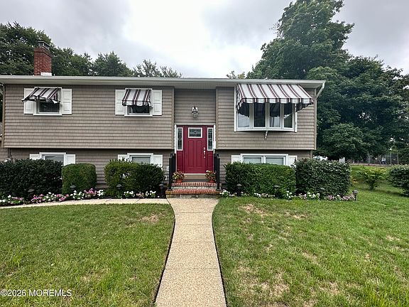 2nd image of 102 Hawthorne Avenue
