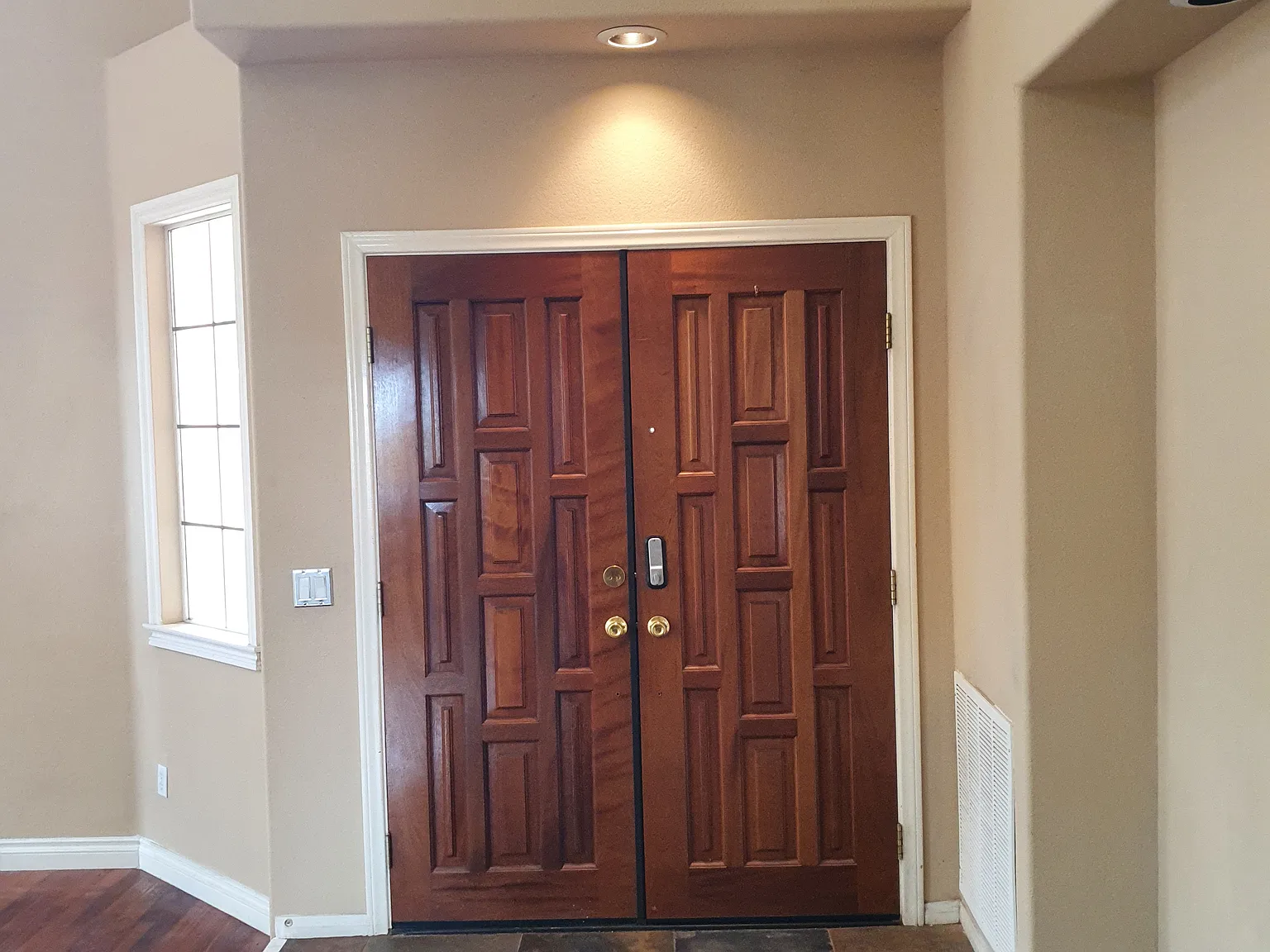 4 bed, 3227 sqft, $4,790 — Photo 4
