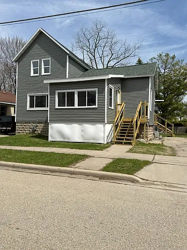 810 4th St Photo 1