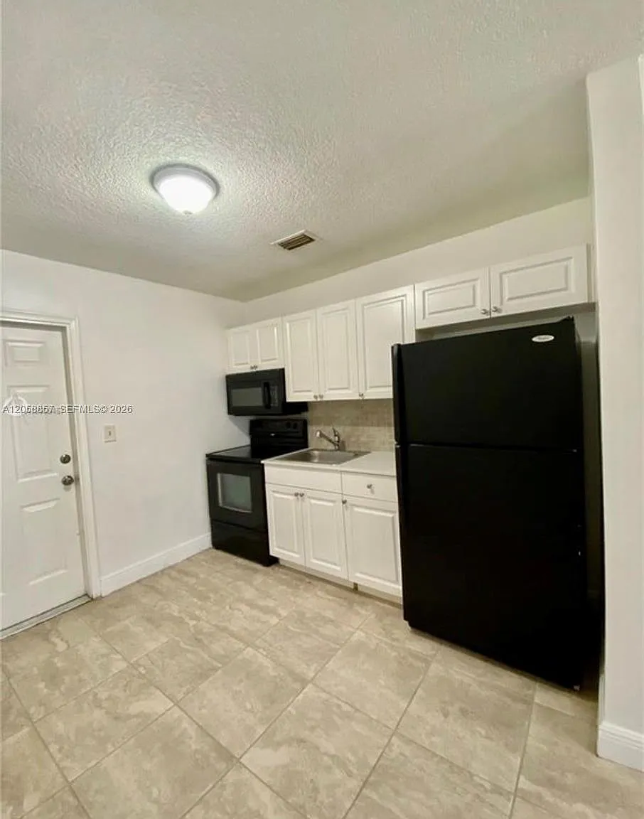 Carver Ranches — Photo 2