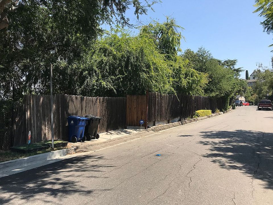 1st image of 3748 Berry Dr