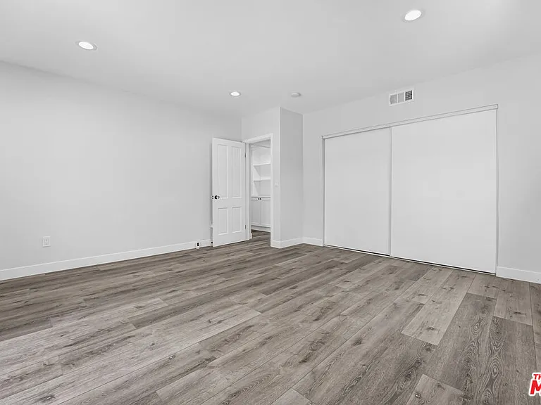 2383 Panorama Ter — Photo 29