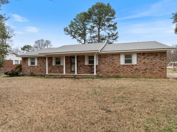 902 W College St, Beebe, AR 72012