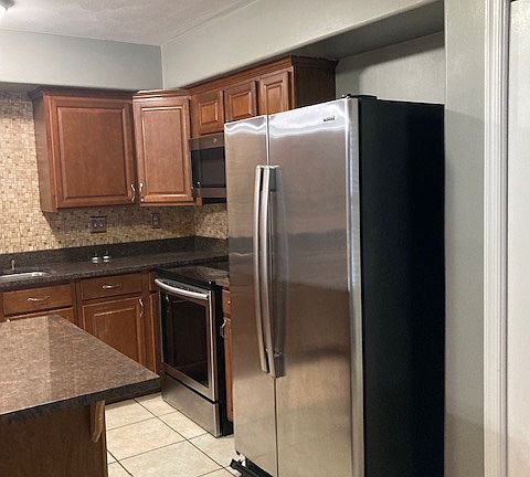 5th image of 137 Buttonwood Ln