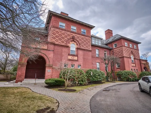 72 Lincoln St APT 10, Newton, MA 02461