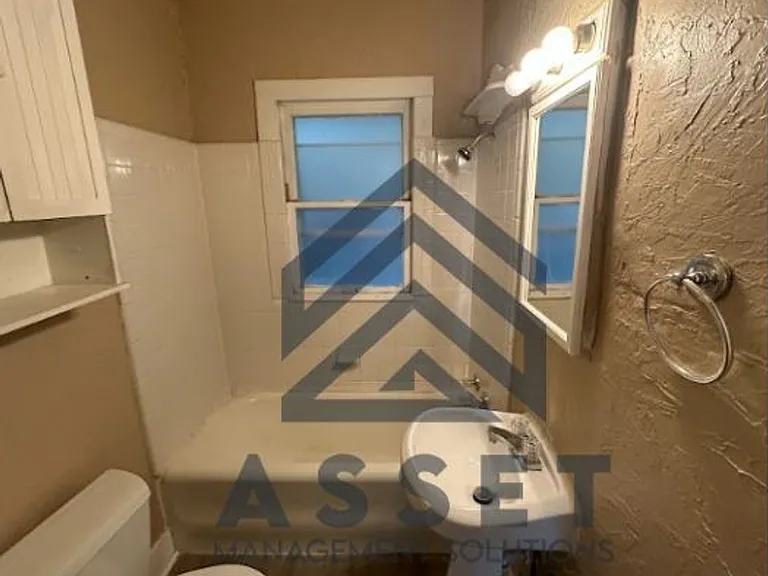 2509 NW 22nd St — Photo 8