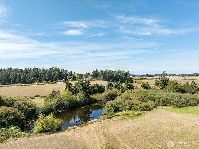 2nd image of 5774 Center Road