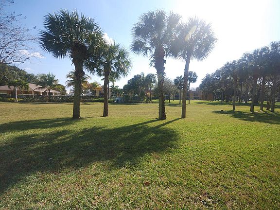 5th image of 1107 Meadows Circle #1107