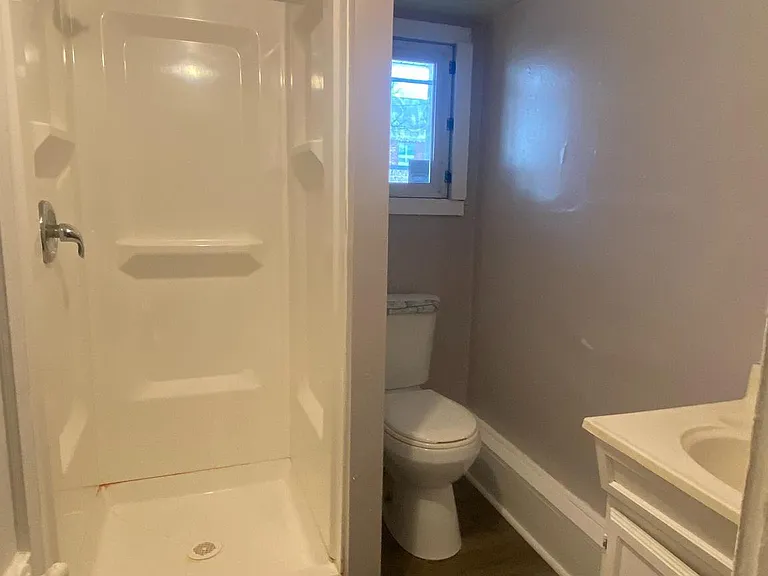 202 S Samuel St #103 — Photo 5