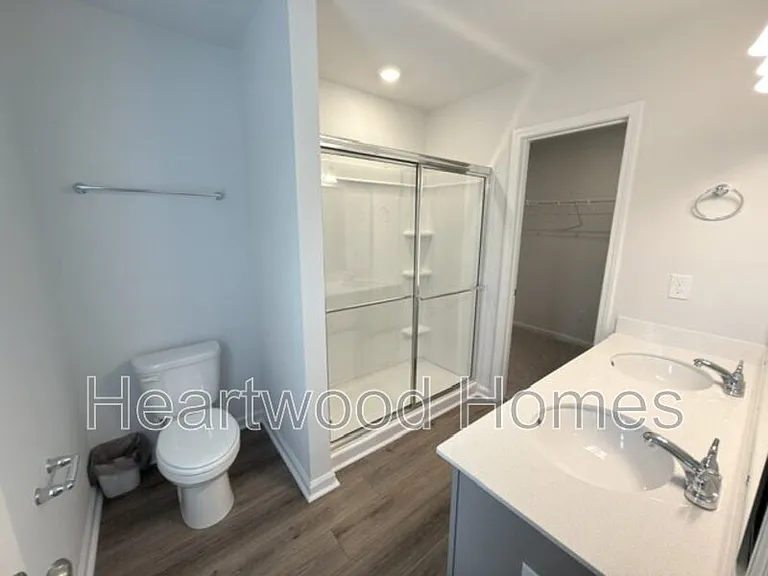 807 Coburg Ln — Photo 32
