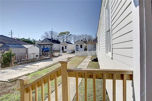617 Tupelo St — Photo 37