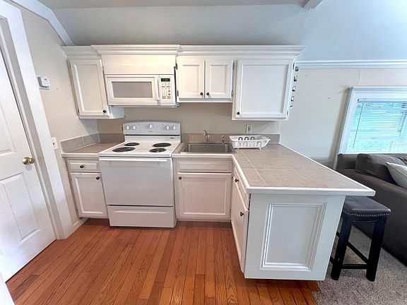 2nd image of 2747 Montauk Hwy #1