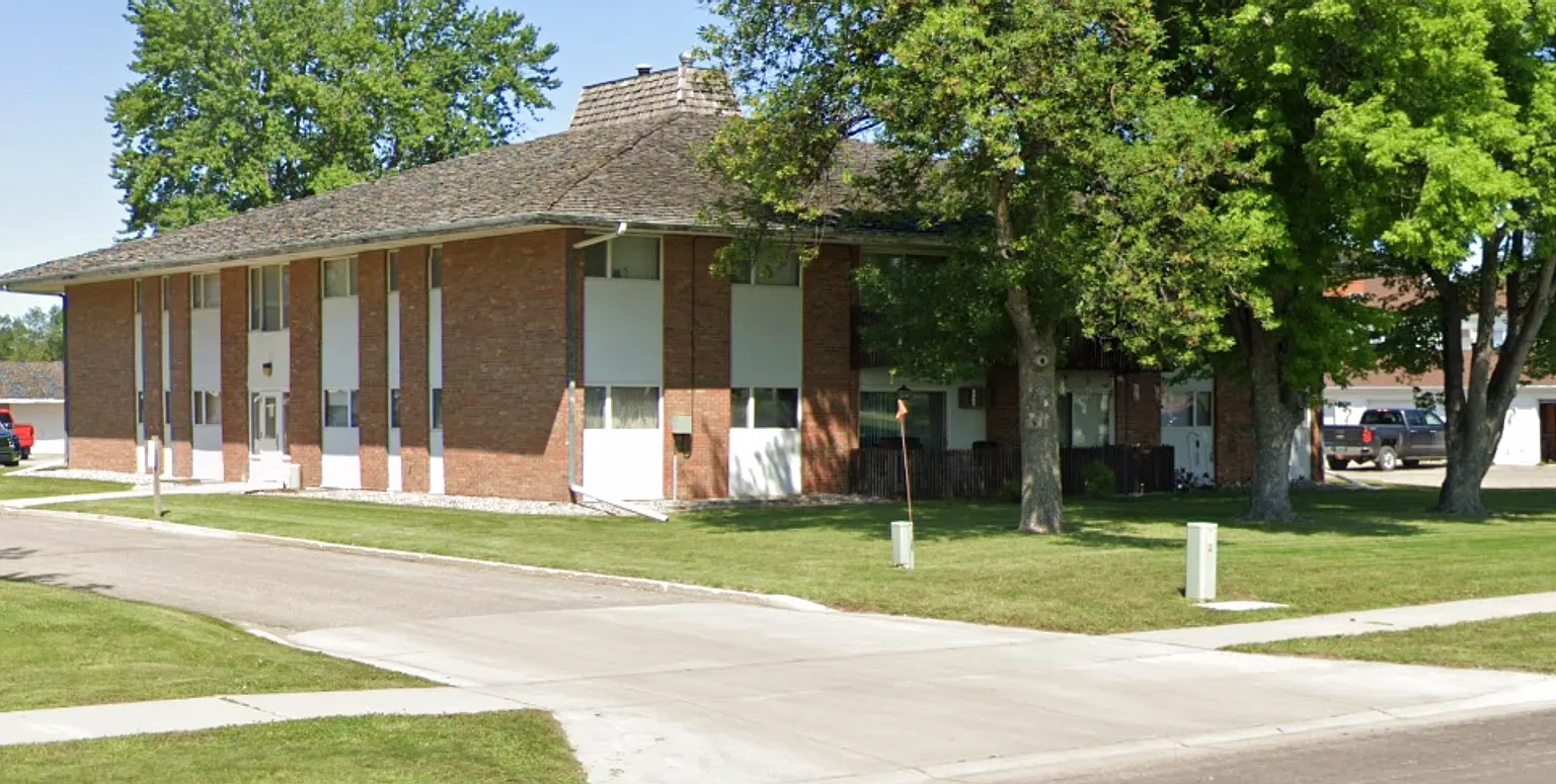 Welcome to 1305 11th St N in Wahpeton ND! — Photo 1