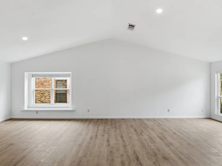 9305 Shipman St — Photo 6