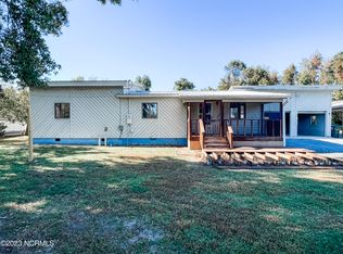 109 Atkinson Point Rd, Surf City, NC 28445
