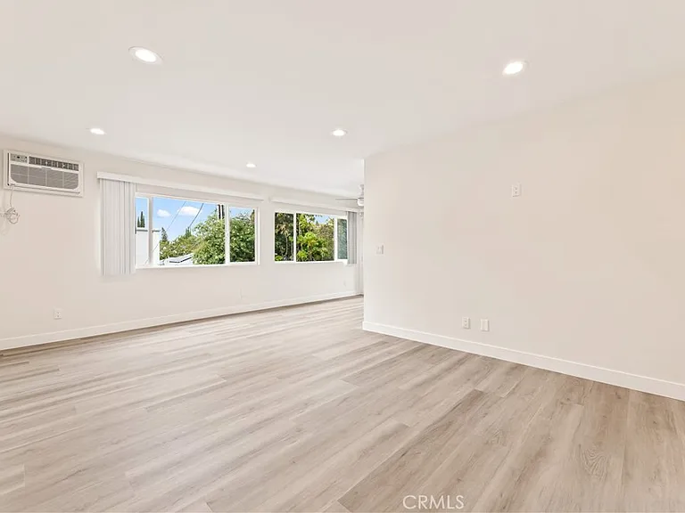 5409 Radford Ave #7 — Photo 14