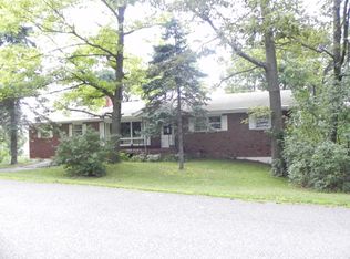 1 Juniper Rd, Highland Lakes, NJ 07422