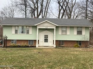 1912 Frail Rd, Lima, OH 45806