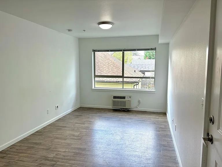 Roseland Apartments — Photo 3