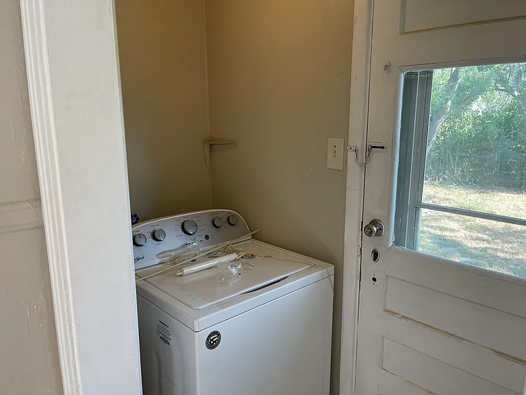 214 Colton Dr — Photo 9
