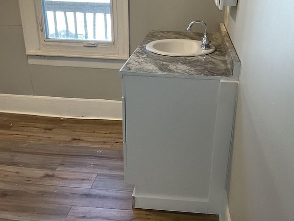4th image of 16 Drummond St #4