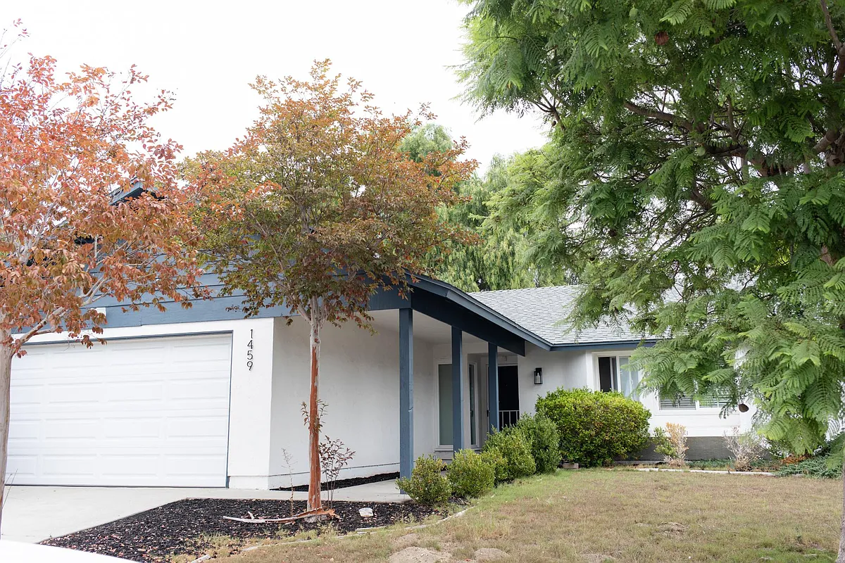 Building Photo - 1459 Laurel Ave